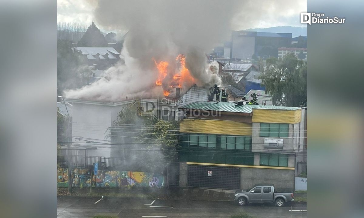 Incendio estructural moviliza a Bomberos de Valdivia