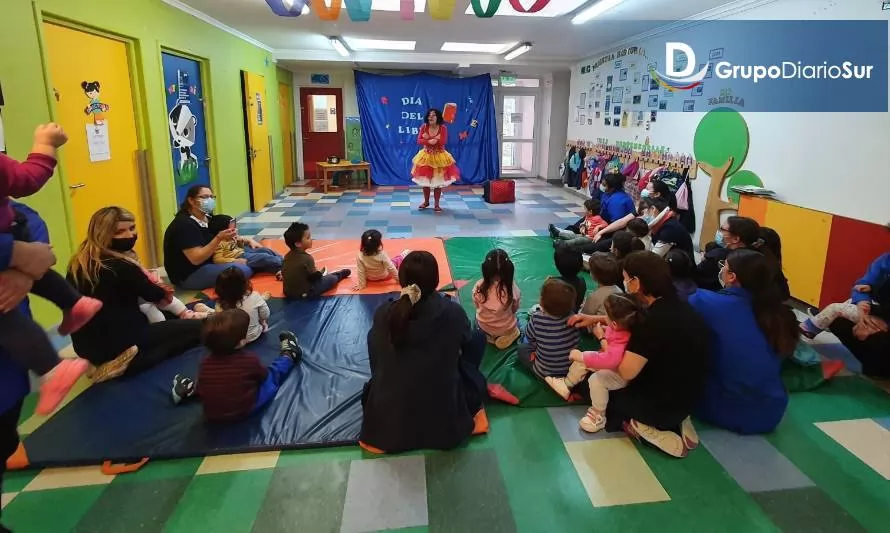 La magia del libro vuelve a los jardines infantiles de Los Ríos