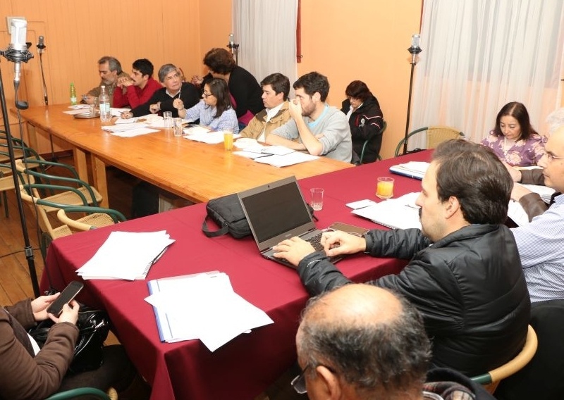 El Concejo Municipal de Valdivia aprobó la adjudicación proyectos del Fondeporte y las bases para becas deportivas 2015