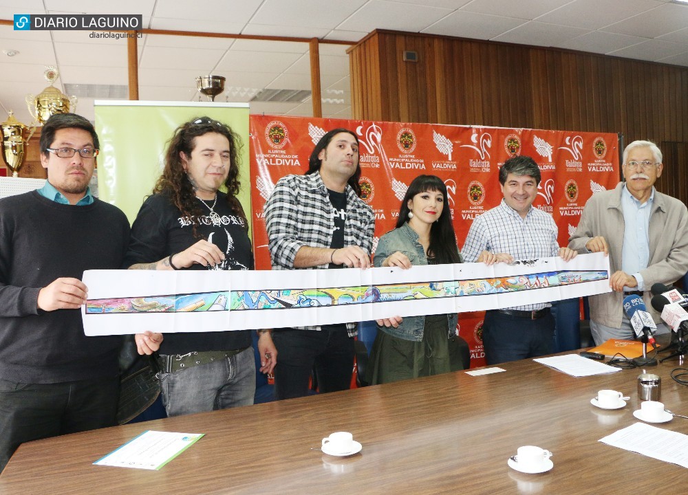 Artesana laguina y su equipo ganan concurso para realizar mural en Valdivia 
