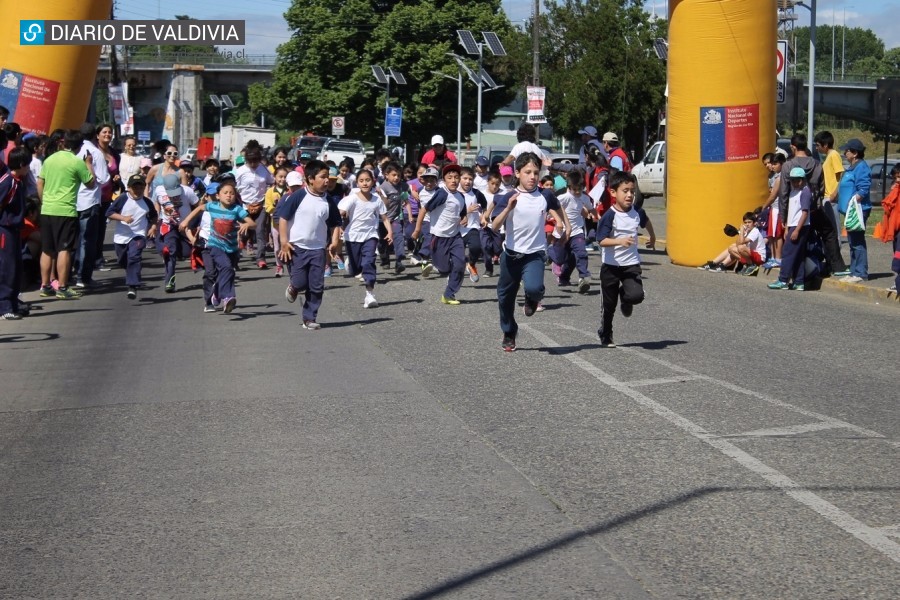 En más de 400 escolares cifraron participación de alumnos en la 2° Corrida del Colegio Deportivo