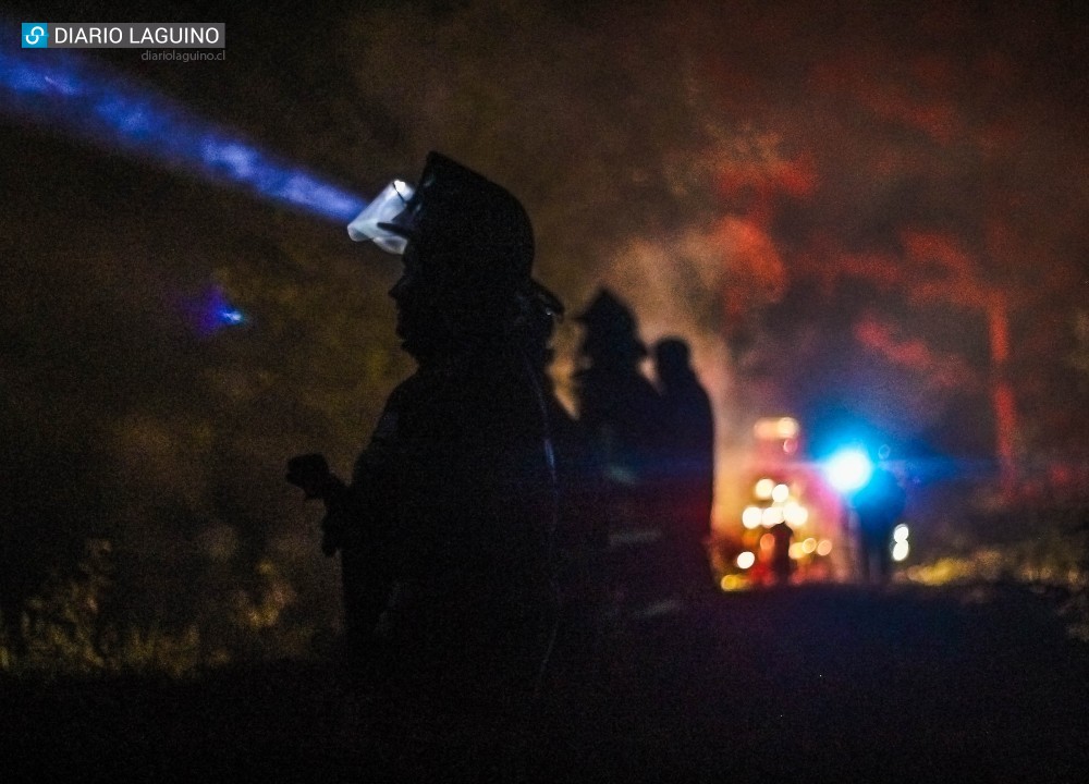 Tres incendios simultáneos se producen esta noche en Los Lagos 