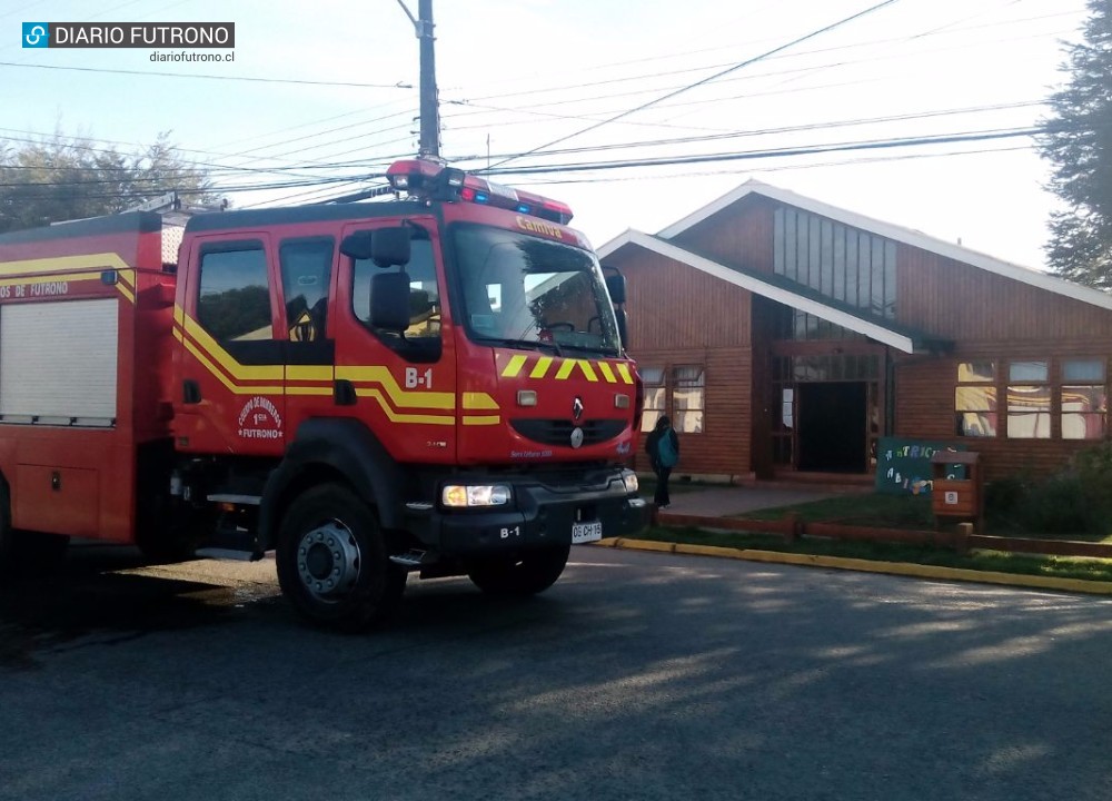 Cortocircuito obligó evacuación de menores en Escuela Los Pumitas