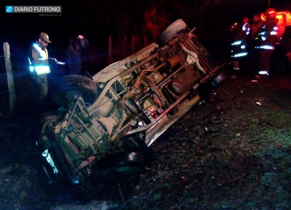 Hielo en el camino provocó accidente entre Futrono y Llifén