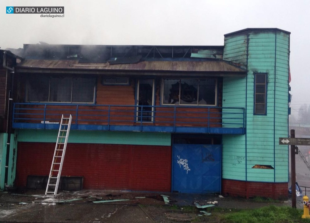 Dueño de supermercado incendiado en Los Lagos: "Las pérdidas son totales"