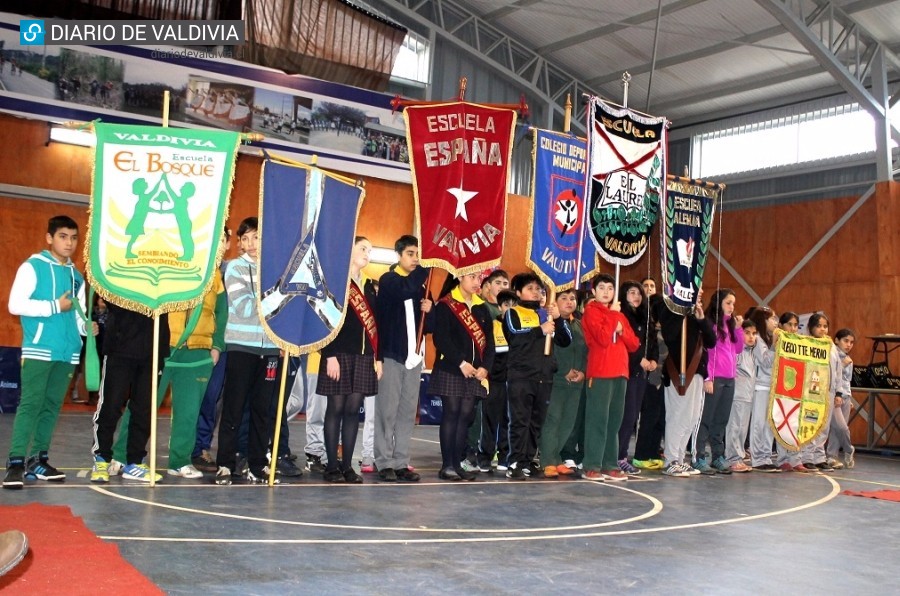 En la Escuela Las Animas comenzó la Liga Escolar de Tenis de Mesa