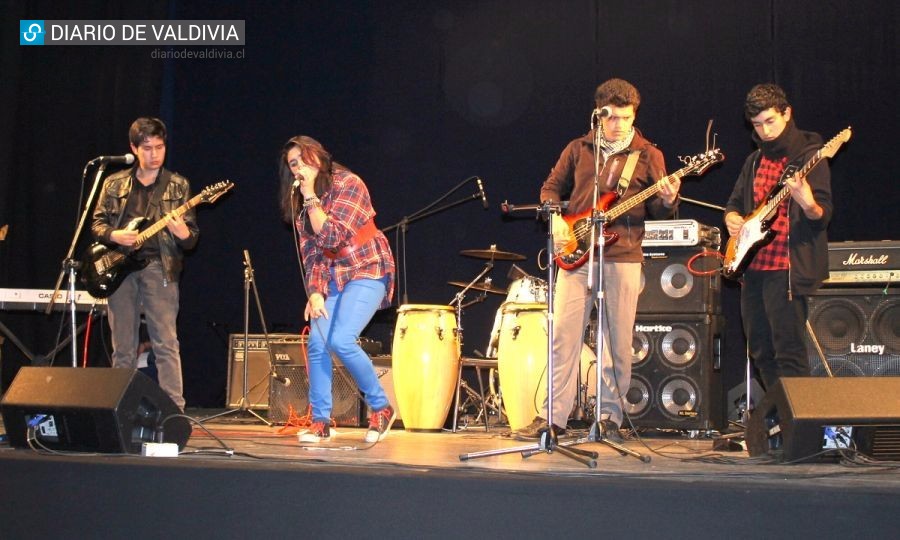 Realizaron  III versión del Festival de la canción del Liceo Industrial