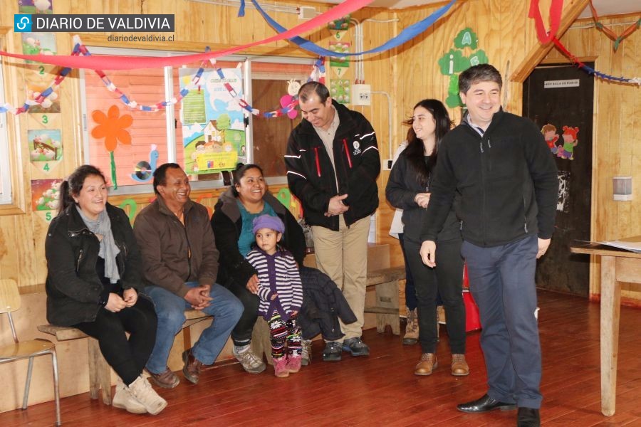 Energía eléctrica llegará a dos nuevos sectores rurales de Valdivia