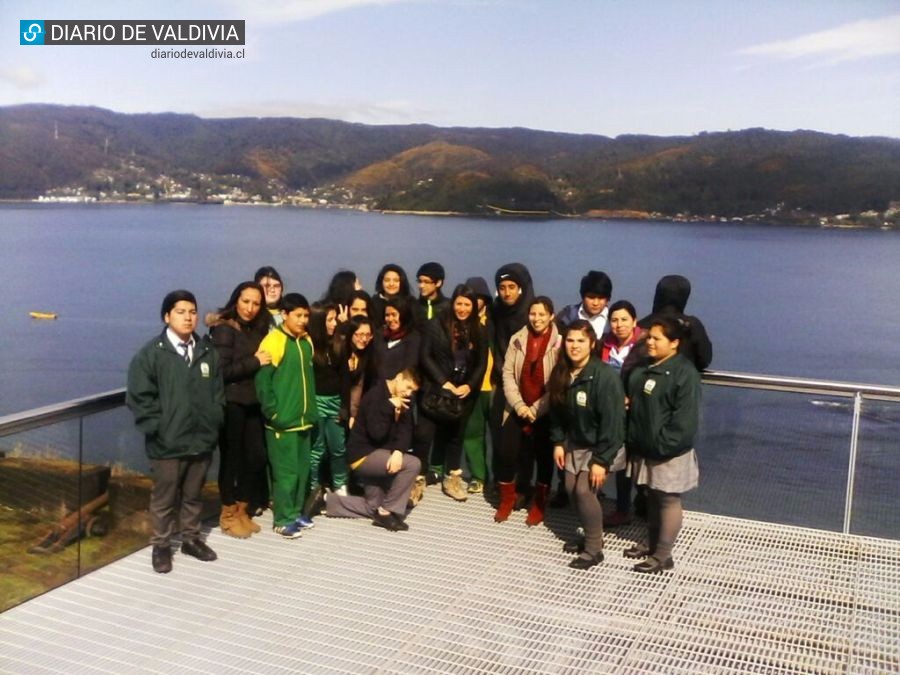 Estudiantes de colegios municipales participaron en tour por Valdivia