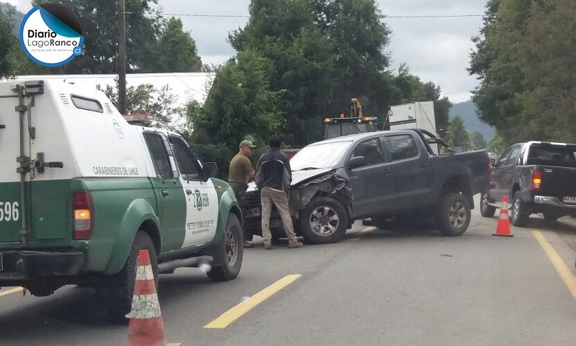 Dos lesionados dejó colisión múltiple en Riñinahue 