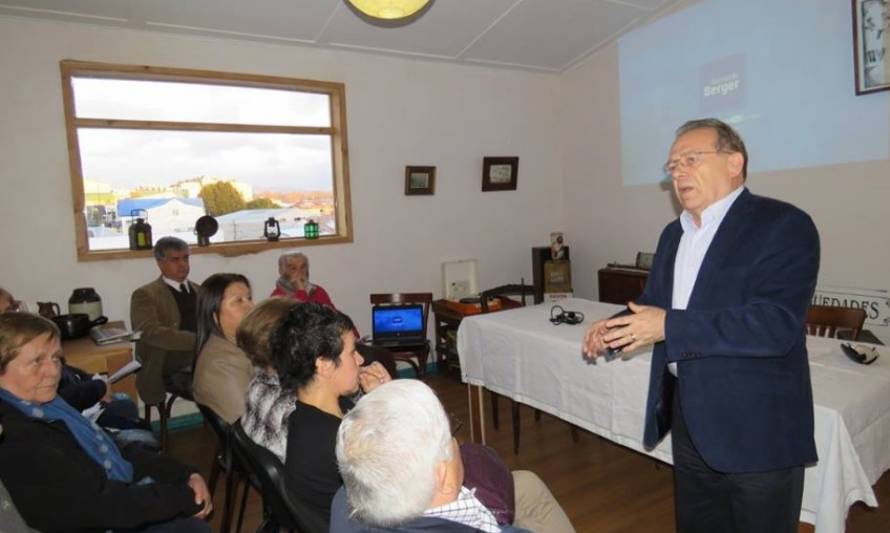 Diputado Berger y seremi del Trabajo analizarán políticas de reactivación laboral en Chile en Café de Camaradería