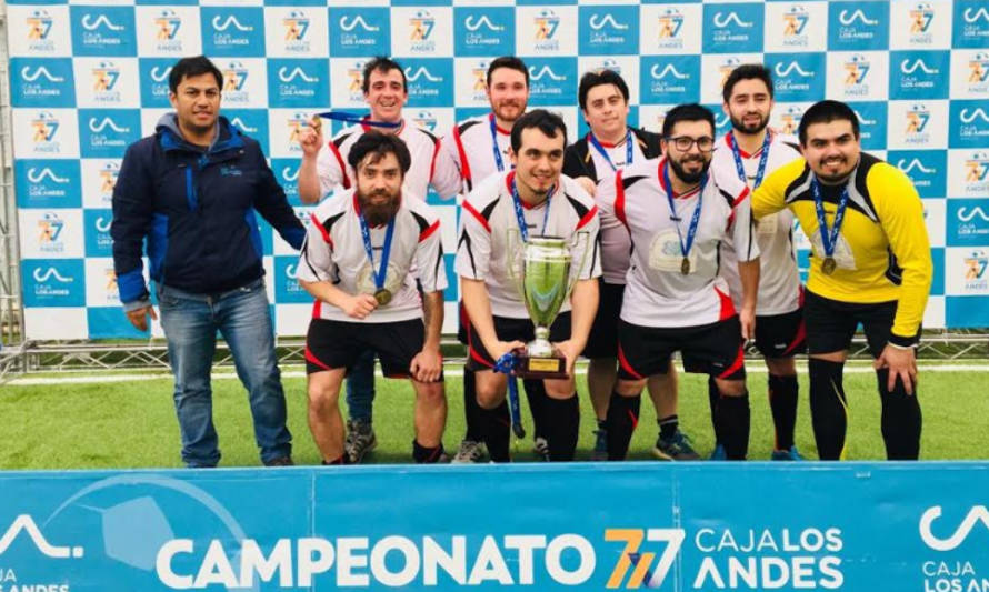 Equipo Hospital Base de Valdivia llega a la final regional de Campeonato 7x7 de Caja Los Andes