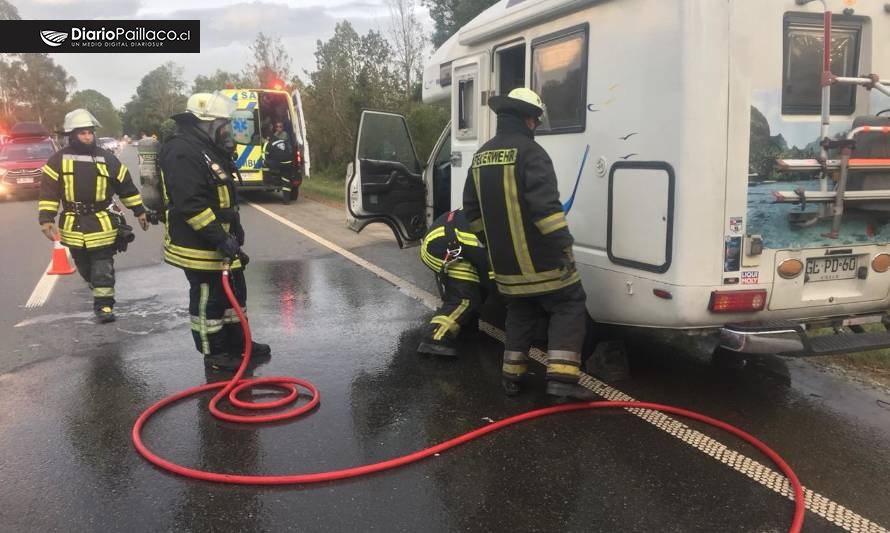 Fuego en motor de casa rodante movilizó a Bomberos en ruta Paillaco-Valdivia