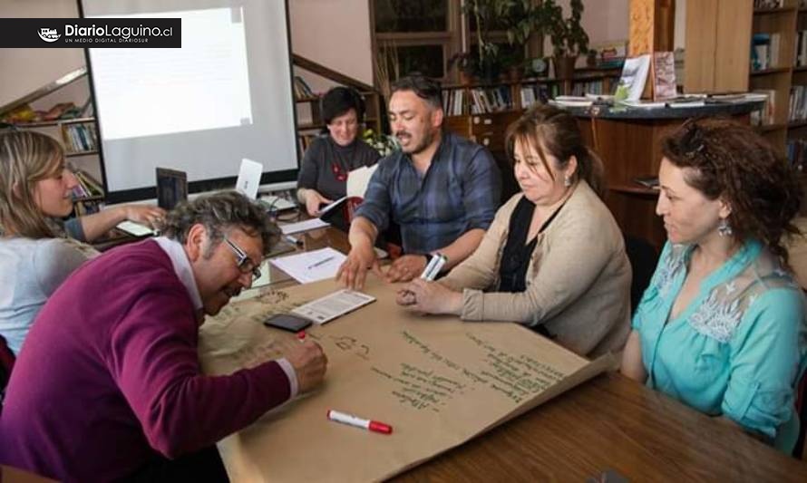 Asistente de la educación laguina ganó beca para estudiar en España