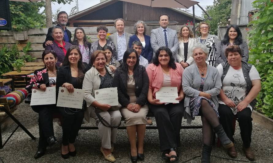 Con éxito culminó proyecto que impulsa a tejedoras de la Cuenca del Ranco