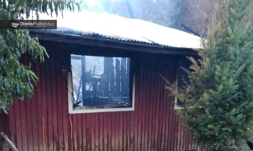 Labocar investiga incendio que destruyó vivienda de adultos mayores en Reumén