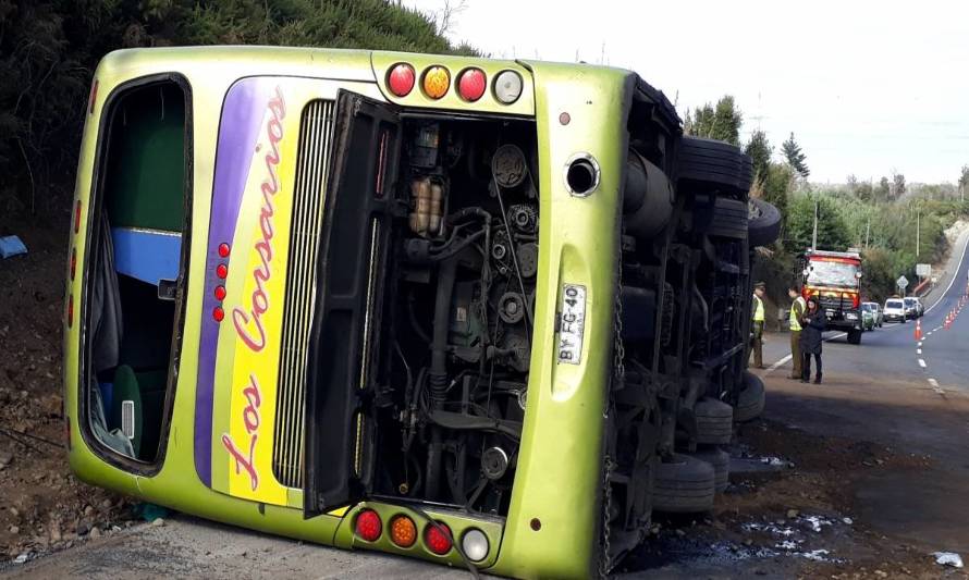 Incertidumbre y abandono, sensaciones que invaden a los pasajeros del bus accidentado en Ercilla
