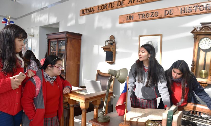 Estudiantes del colegio Balmaceda de Futrono visitaron Corte de Apelaciones de Valdivia