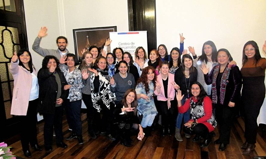 Emprendedoras valdivianas generaron redes en IV Escuela de Fortalecimiento Femenino