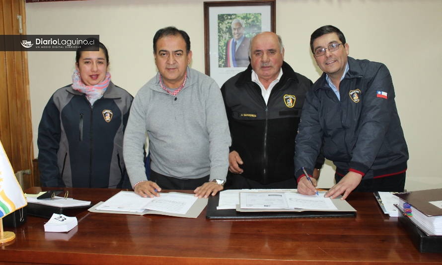 En Los Lagos: materializaron entrega de terreno para bomberos de Folilco 