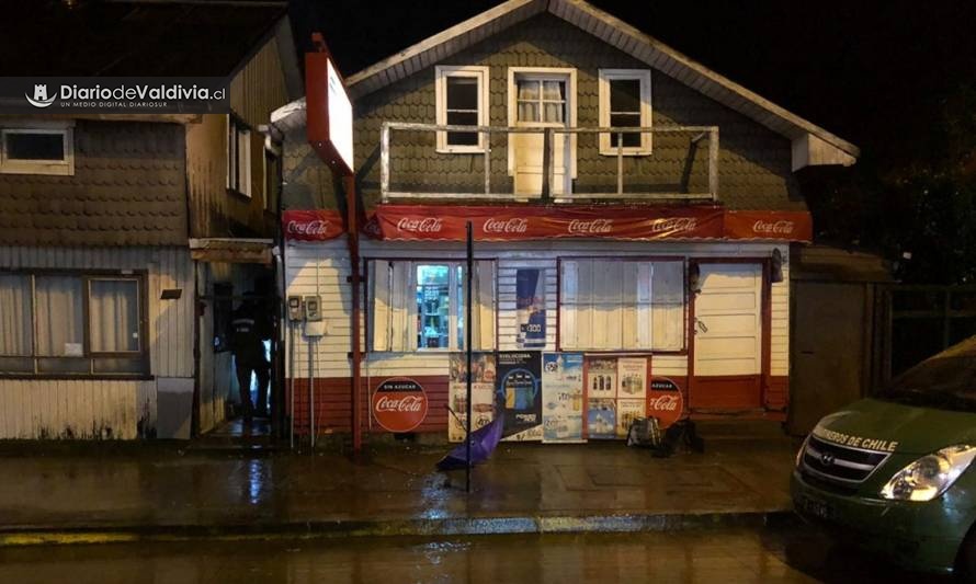 Tres detenidos por robo en local comercial de Valdivia