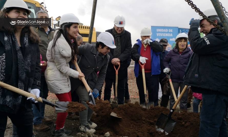 Comité Mirando Futuro con Discapacidad colocaron la primera piedra de su proyecto habitacional