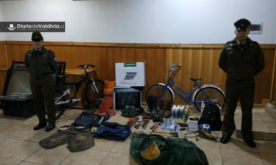 Carabineros de Valdivia detuvieron a sujeto que portaba especies robadas