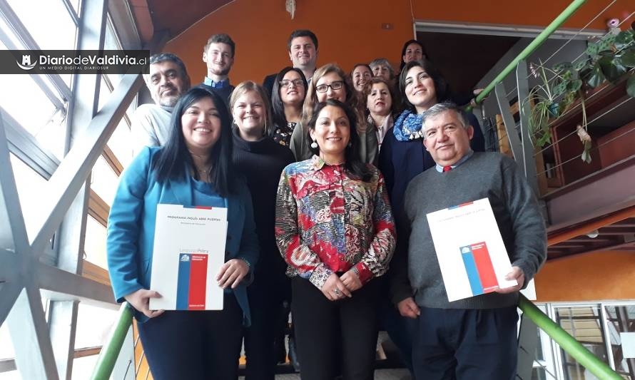 Cuatro jóvenes estadounidenses apoyarán enseñanza de inglés en Paillaco y Panguipulli