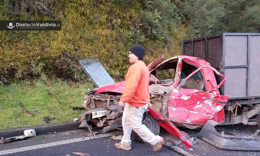 Dos vehículos colisionaron en ruta Valdivia-Paillaco