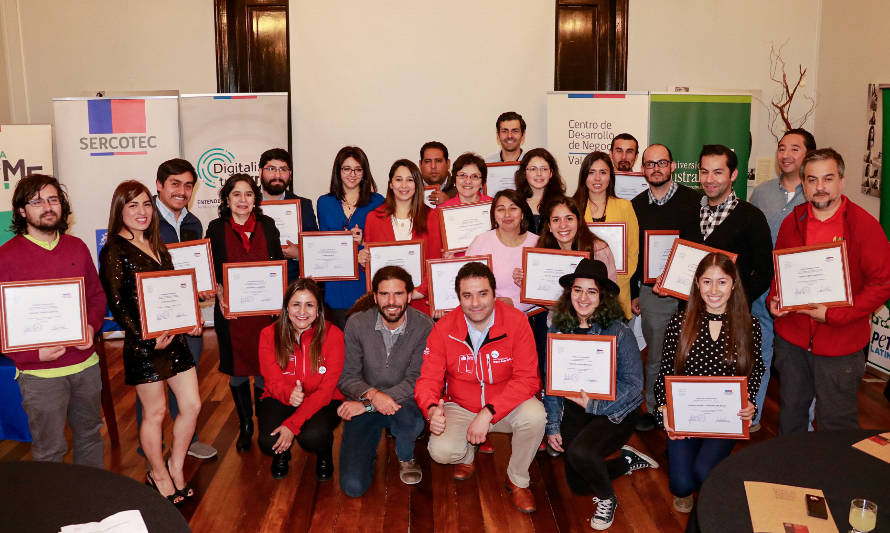 Valdivia: Certificaron a emprendedores que participaron de la Escuela de Fortalecimiento Empresarial