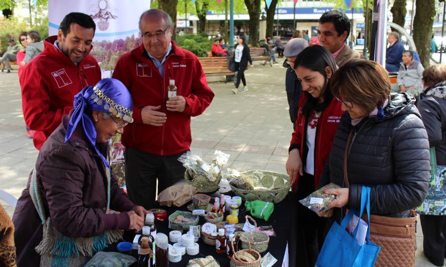 Con muestra de emprendimiento lanzaron postulaciones a EXPO FOSIS