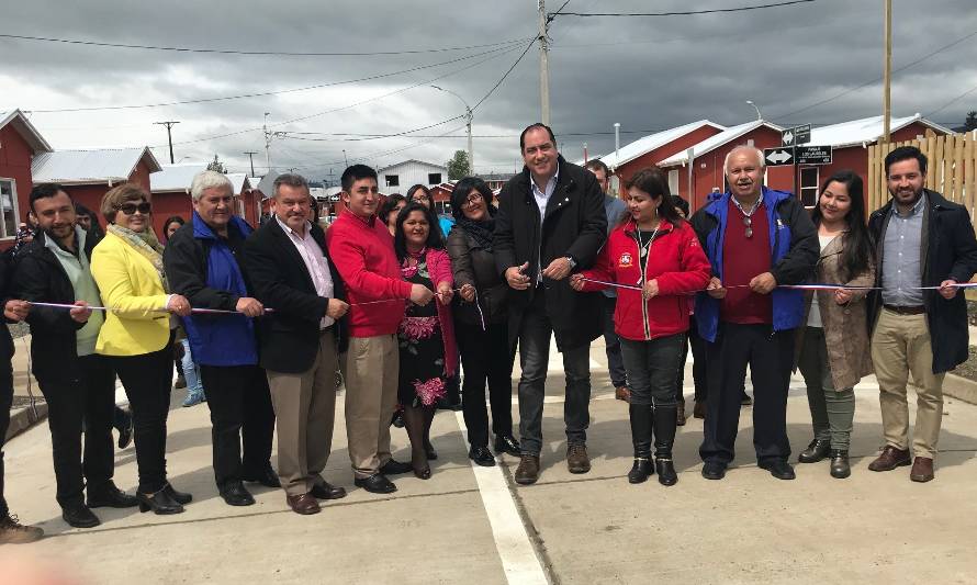Sueño cumplido en Panguipulli y Paillaco:  100 familias recibieron las llaves de su casa propia