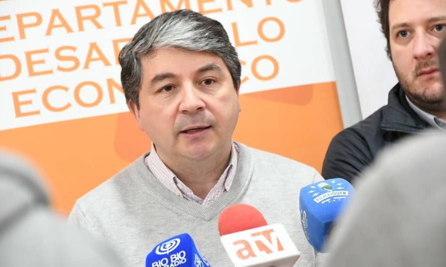 Alcalde de Valdivia anunció medidas para apoyar comercio local y evitar despidos
