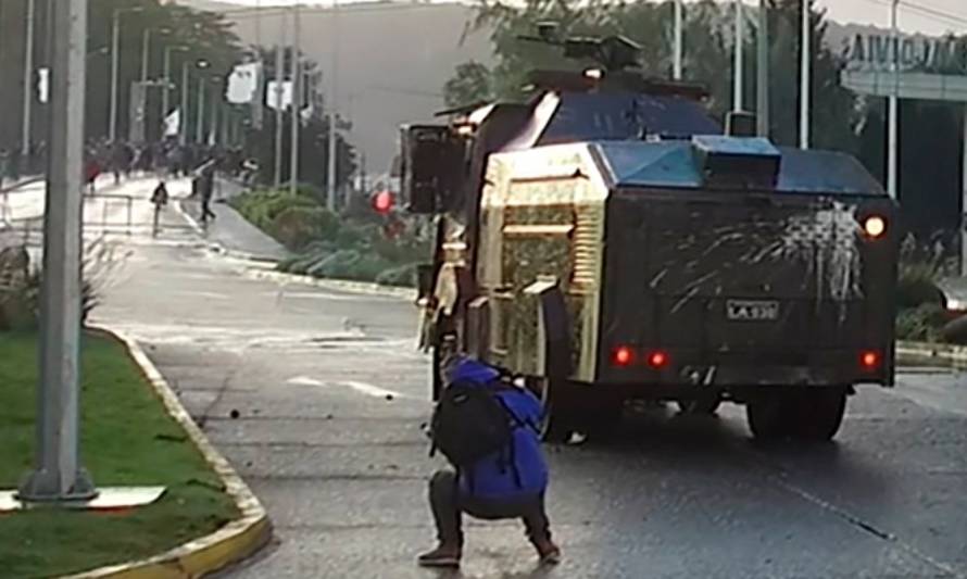 Denuncian agresiones de Carabineros a la prensa que cubre manifestaciones en Los Ríos
