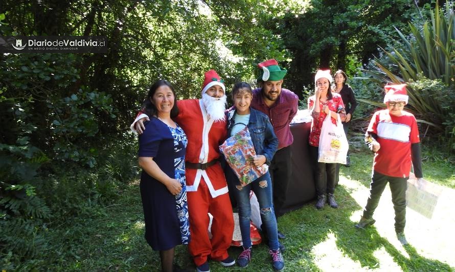 Cesfam Externo Valdivia llevó la magia navideña a niños y adolescentes con necesidades especiales