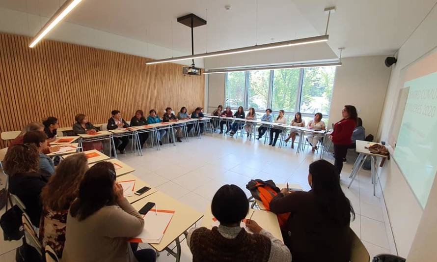 Municipio realizó masivo encuentro de mujeres de Valdivia para conmemorar su día