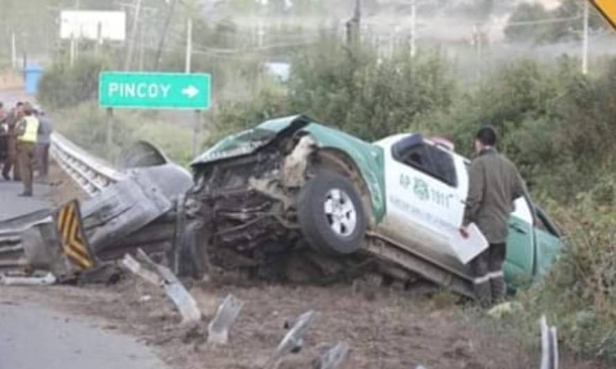 Fuga de película: Prófugo volcó tras robar camioneta de Carabineros tratando de huír