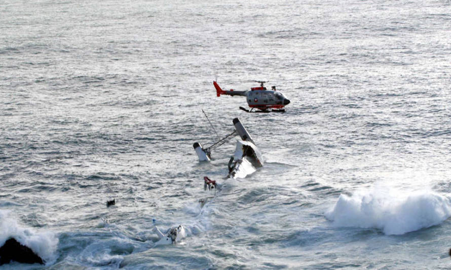 Imagen del 2005 durante el naufragio de la Porvenir I en Punta Galera.