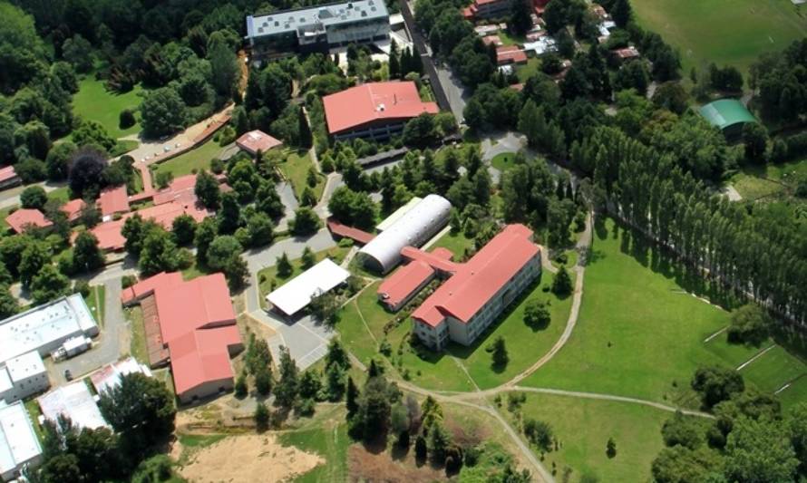 Precandidatos a gobernador regional debatirán en evento organizado por la UACh y Fundación Chile Descentralizado