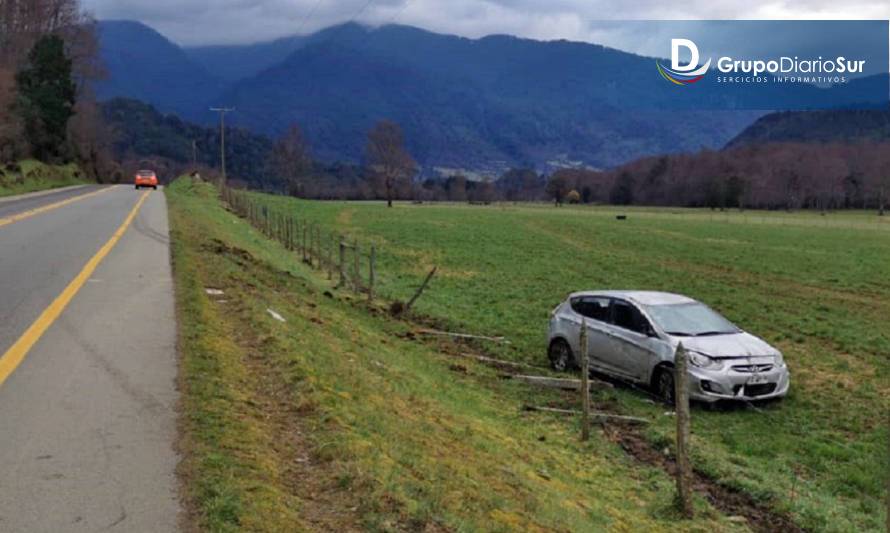 Una persona con lesiones leves en accidente vehicular en sector rural de Futrono