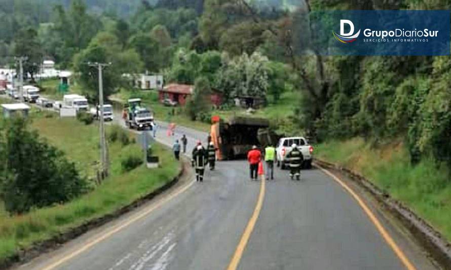 Principal acceso a Futrono cortado por accidente