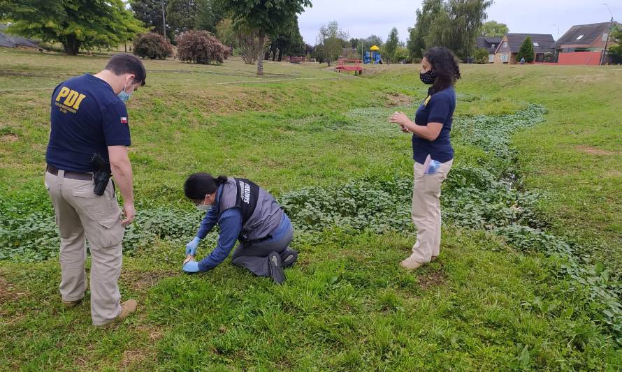 Investigan cambio de coloración en canal que cruza el Parque Krahmer