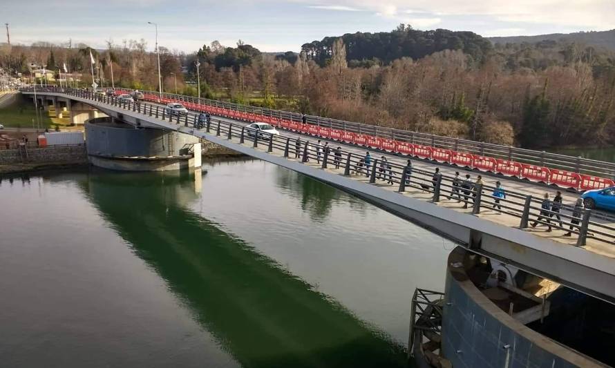 Valdivia: Anuncian cortes y regulaciones de tránsito en puente Cau Cau 