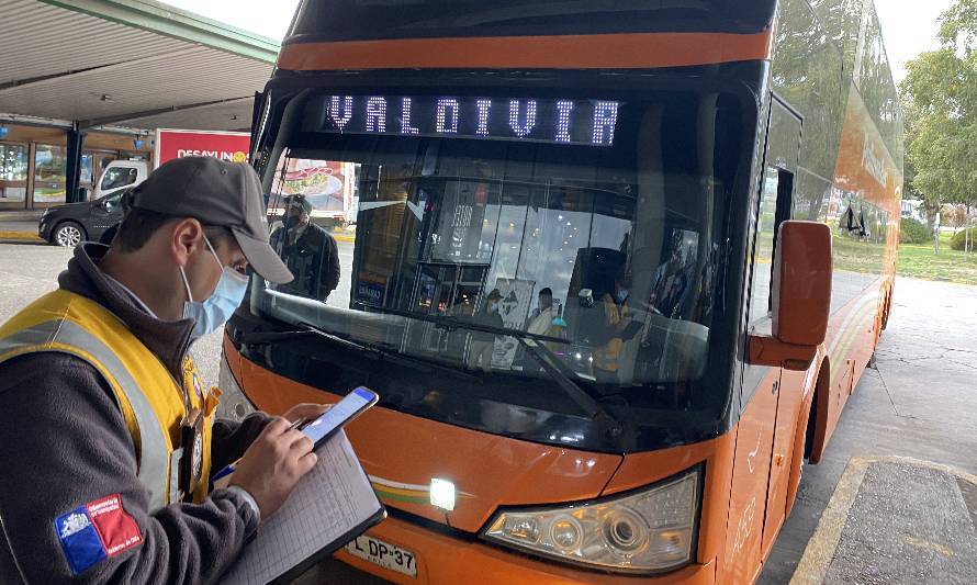 Refuerzan controles a buses durante el fin de semana largo