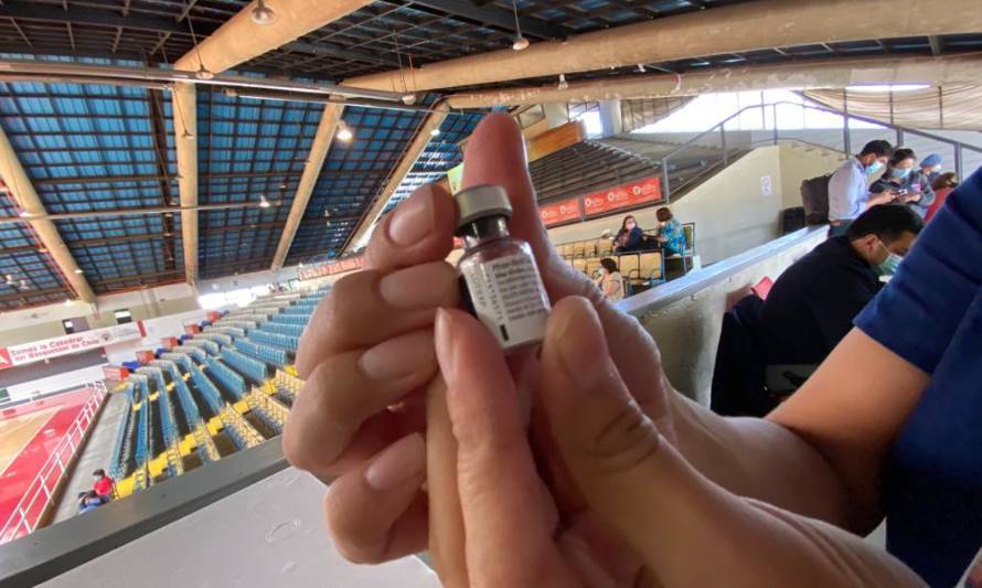 Por lluvias: Se traslada punto de vacunación desde la Saval al Coliseo