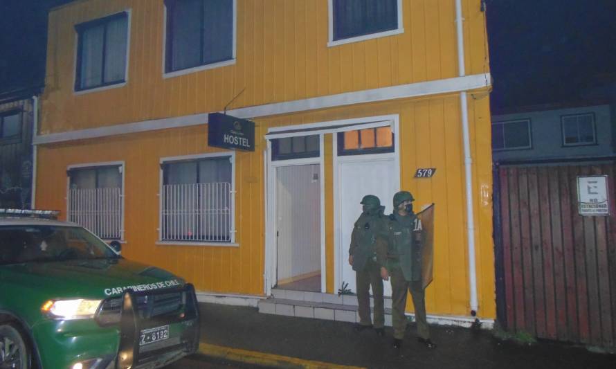 Allanan "hostal" donde se ejercía comercio sexual en calle Cochrane