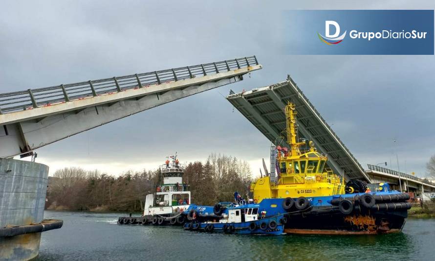 Apertura del puente Cau Cau permitió el paso de seis embarcaciones