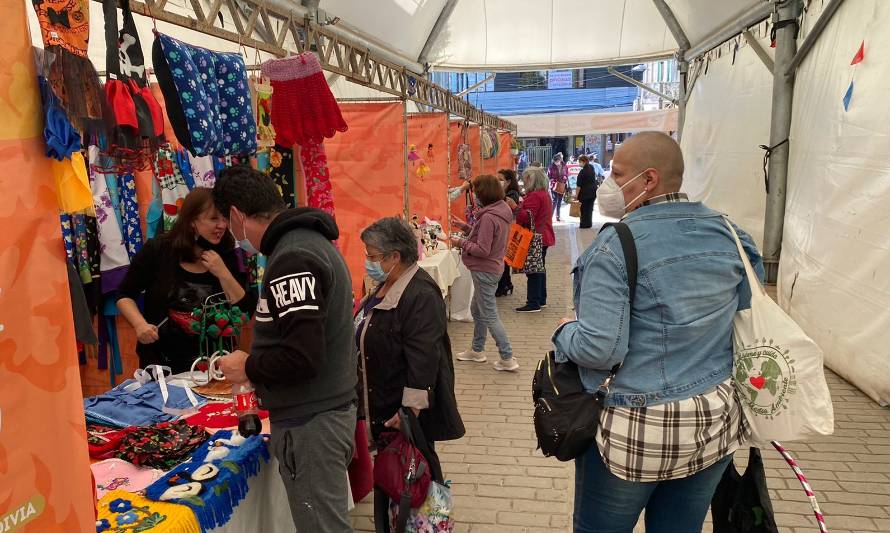 Feria: 16 nuevos emprendedores exponen en el paseo Peatonal Camilo Henríquez