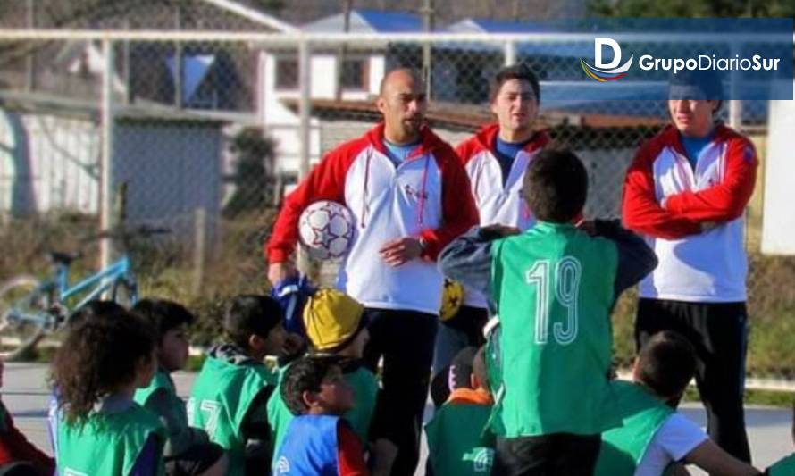 Pesar en el fútbol valdiviano por muerte de profesor de la escuela de la UACh