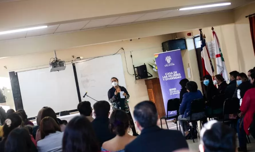 Municipalidad renueva planes de sexualidad, afectividad y género en liceos de Valdivia